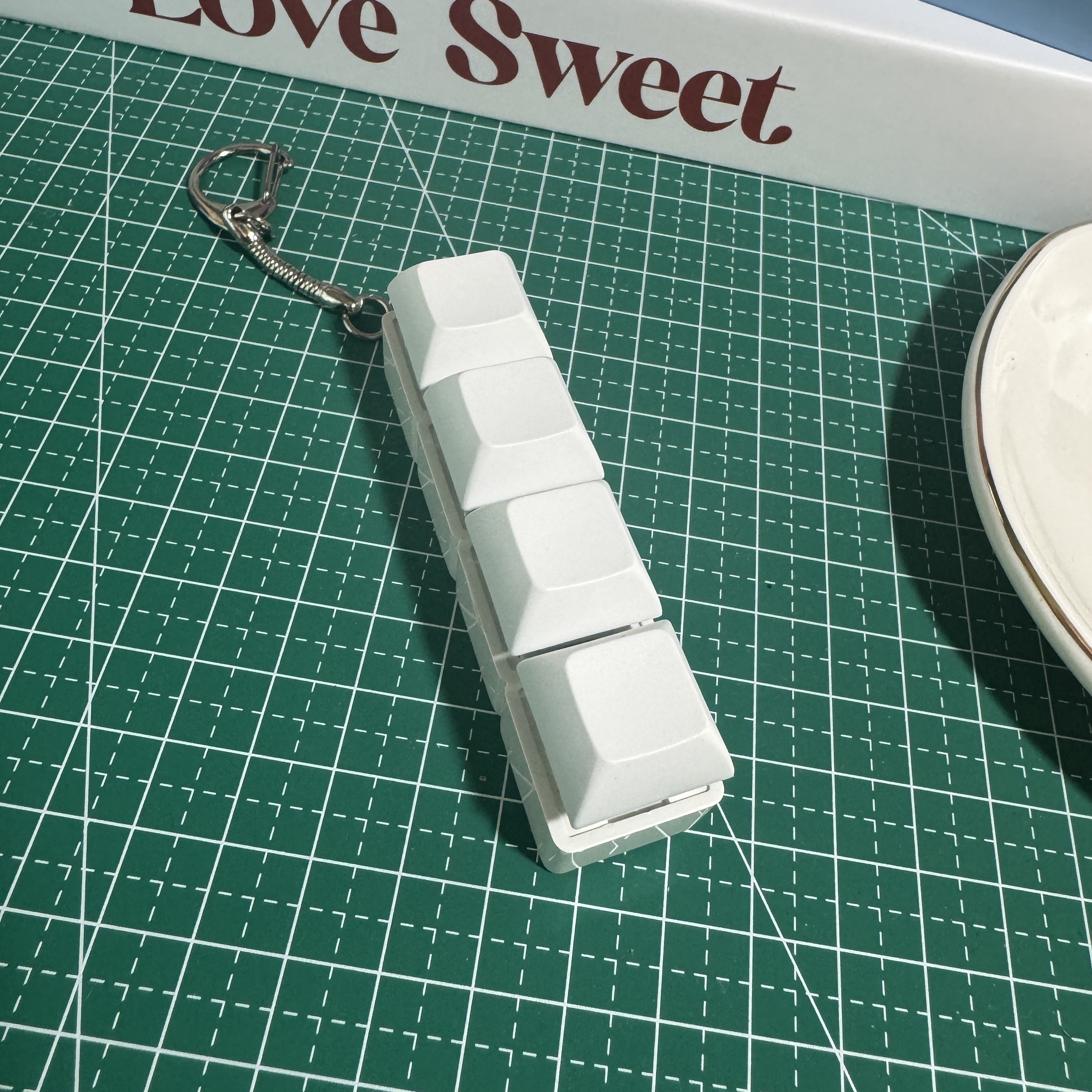 White 4 Key Mechanical Keyboard Keychain